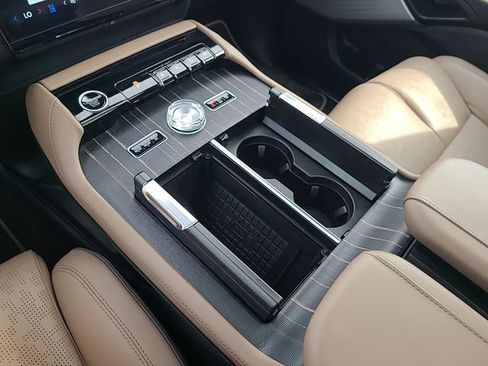 Used 2025 Lincoln Navigator Black Label AWD/4WD image 23
