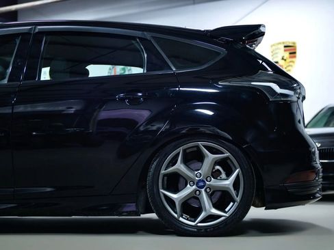 Used 2018 Ford Focus ST image 18