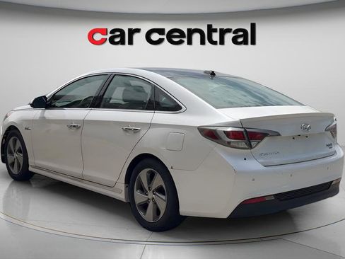 Used 2017 Hyundai Sonata Limited w/ Ultimate Package 02 FWD image 3
