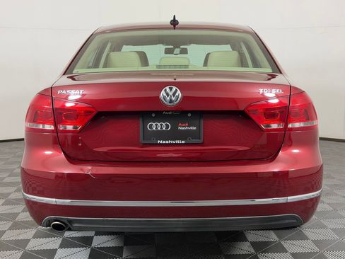 Used 2015 Volkswagen Passat TDI SEL Premium FWD image 10