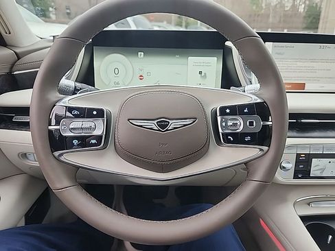Used 2025 Genesis G90 3.5T image 7