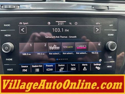 Used 2022 Volkswagen Tiguan SE w/ Panoramic Sunroof Package AWD/4WD image 25