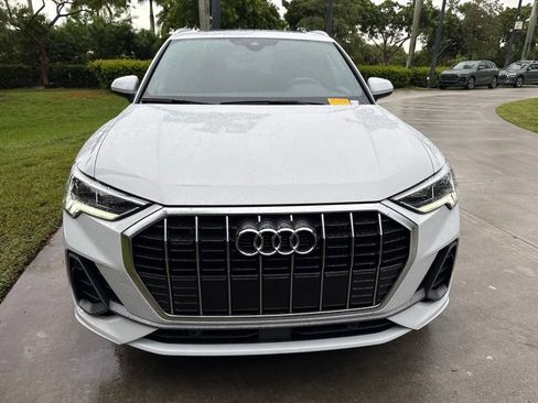 Used 2024 Audi Q3 2.0T Premium w/ Convenience Package AWD/4WD image 3