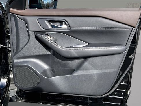 Certified 2023 Nissan Rogue SV w/ SV Premium Package image 27