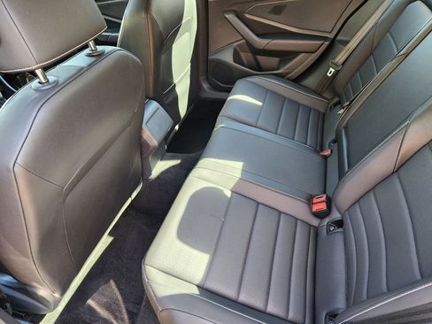 Used 2024 Volkswagen Jetta SE image 32