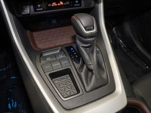 Used 2023 Toyota RAV4 Limited image 18