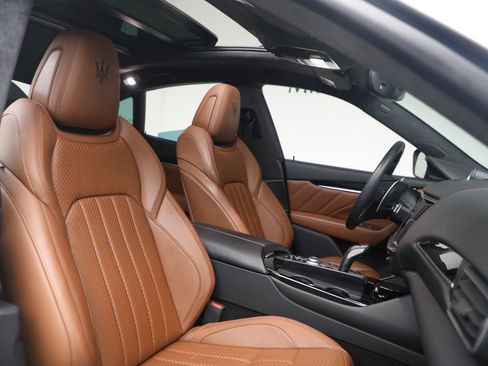 Certified 2022 Maserati Levante Modena image 17