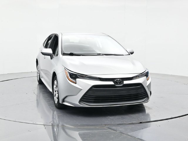 Used 2024 Toyota Corolla LE FWD image 4