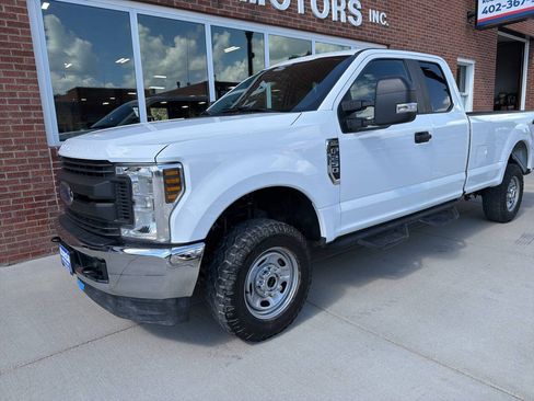 Used 2018 Ford F250 XL AWD/4WD image 4