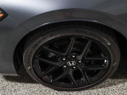 Used 2023 Honda Civic Sport image 11