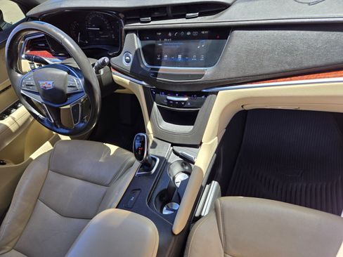 Used 2019 Cadillac XT5 Luxury FWD image 14