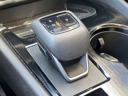 Used 2025 Nissan Rogue SV w/ SV Premium Package AWD/4WD image 8