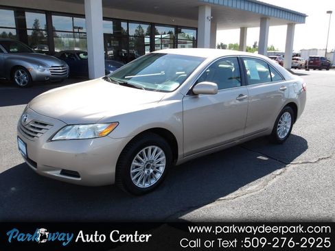 Used 2007 Toyota Camry LE FWD image 1