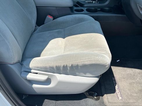Used 2019 Toyota Sequoia SR5 AWD/4WD image 16