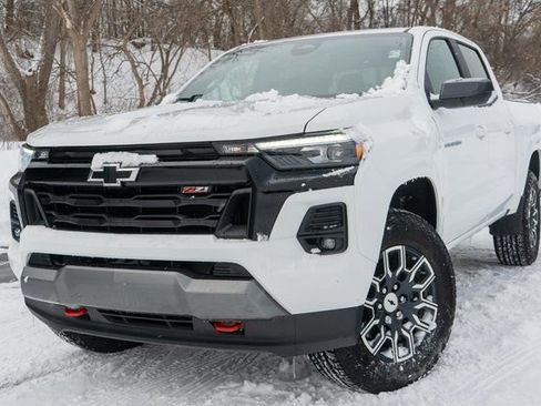 Used 2025 Chevrolet Colorado Z71 AWD/4WD image 1