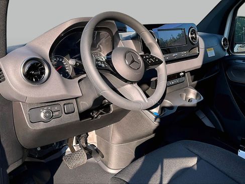 New 2026 Mercedes-Benz Sprinter 2500 image 9