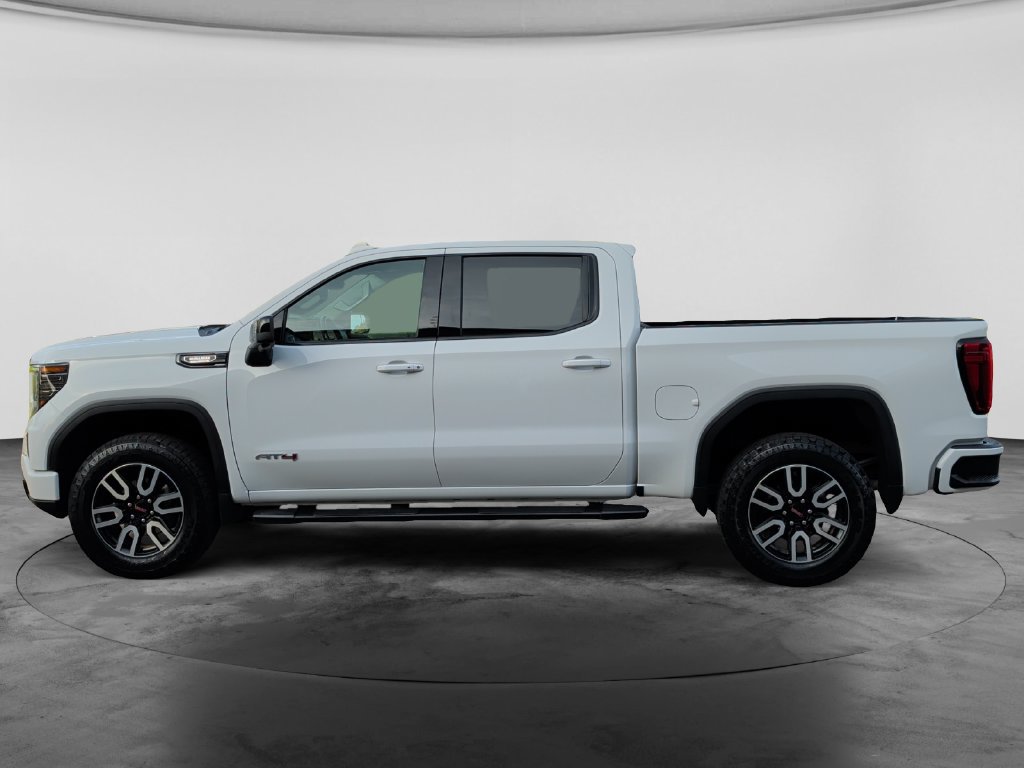 Used 2023 GMC Sierra 1500 AT4 w/ Technology Package AWD/4WD image 4