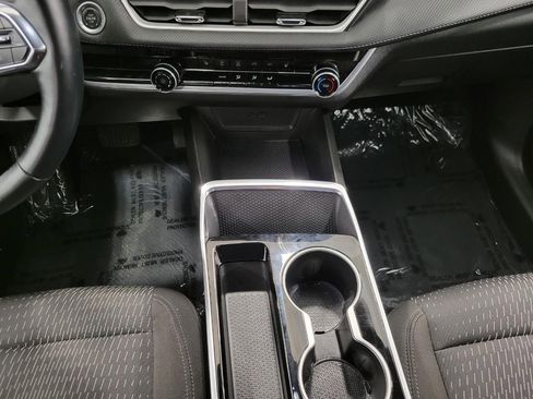 Used 2025 Chevrolet Equinox LT AWD/4WD image 17