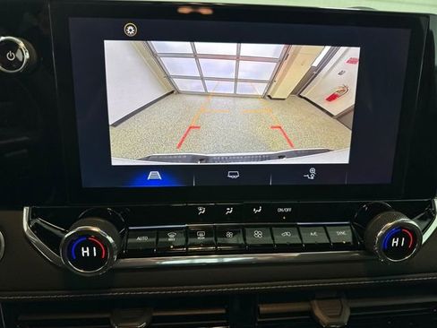 Used 2024 Chevrolet Colorado LT w/ LT Convenience Package image 17