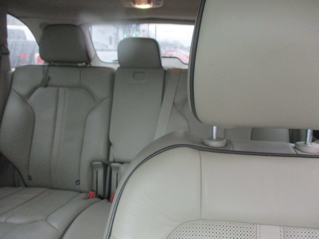 Used 2013 Lincoln MKX AWD image 16