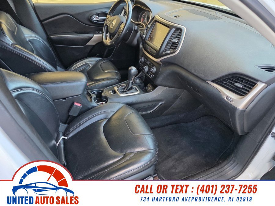 Used 2017 Jeep Cherokee Limited AWD/4WD image 13
