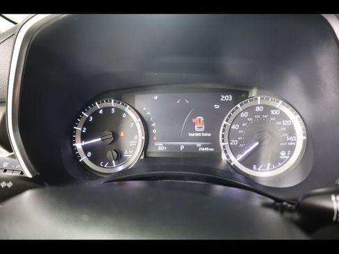 Used 2023 Toyota Highlander XLE FWD image 21