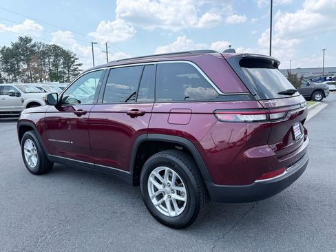 Used 2025 Jeep Grand Cherokee Laredo X RWD image 7