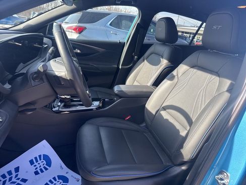 Used 2025 Buick Envista Sport Touring w/ Convenience I Package image 14