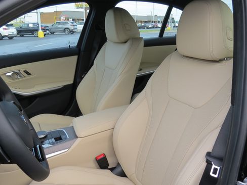 New 2025 BMW 330i Sedan w/ Convenience Package image 12