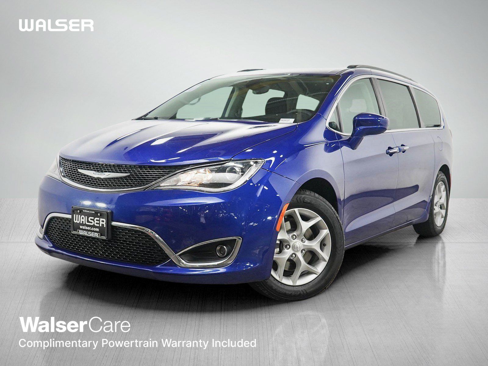 Used 2018 Chrysler Pacifica Touring Plus w/ Tire & Wheel Group FWD image 1