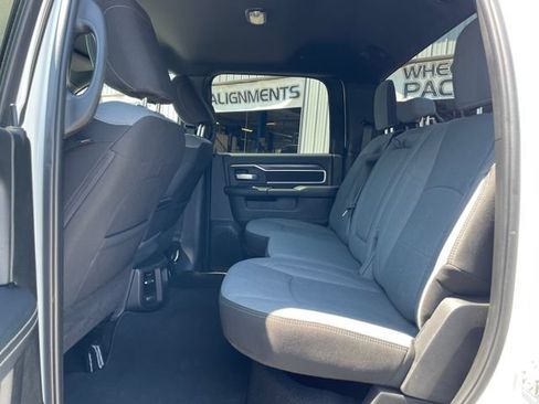 Used 2024 RAM 2500 Big Horn AWD/4WD image 12