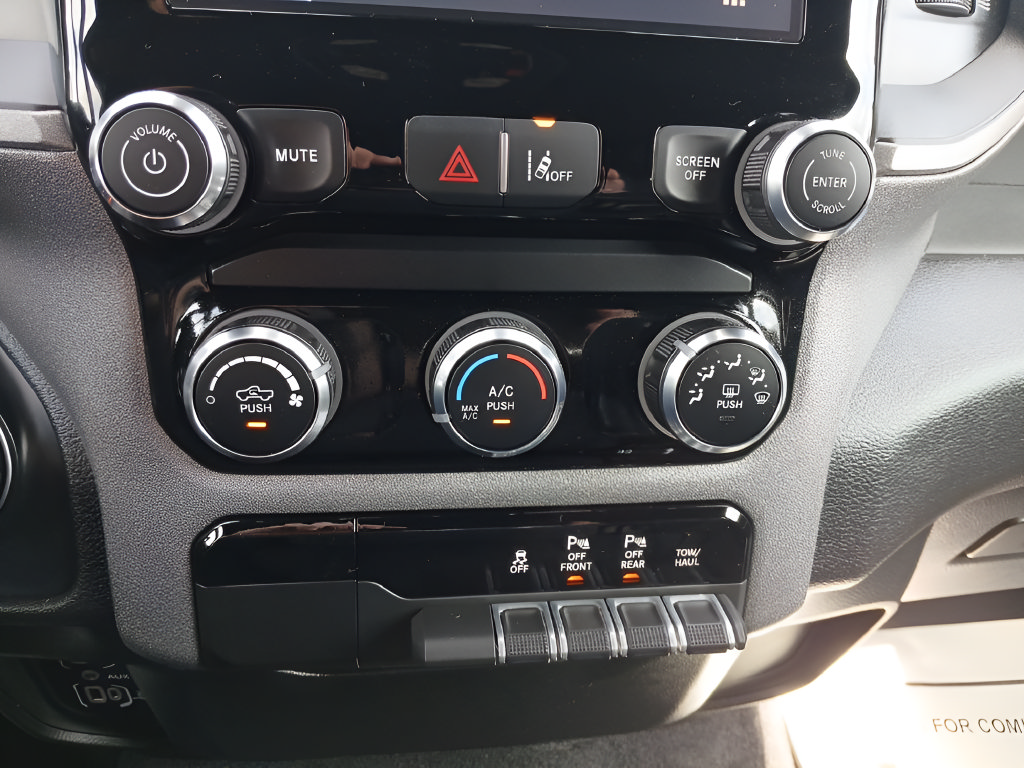 Used 2025 RAM 1500 Tradesman w/ Night Edition AWD/4WD image 18