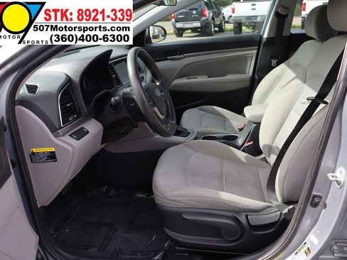 Used 2017 Hyundai Elantra SE image 11