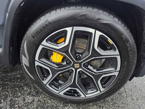 Used 2023 Rivian R1S Adventure image 9