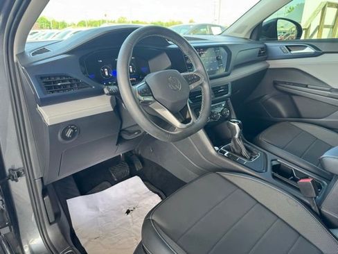 Used 2024 Volkswagen Taos SE FWD image 19
