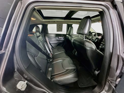Used 2015 Jeep Cherokee Limited w/ Luxury Group AWD/4WD image 31