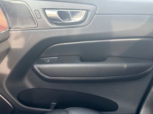Certified 2023 Volvo XC60 B5 Plus w/ Climate Package image 21