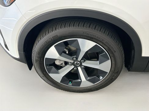 Used 2024 Volvo XC40 B5 Core w/ Protection Package Premier AWD/4WD image 11