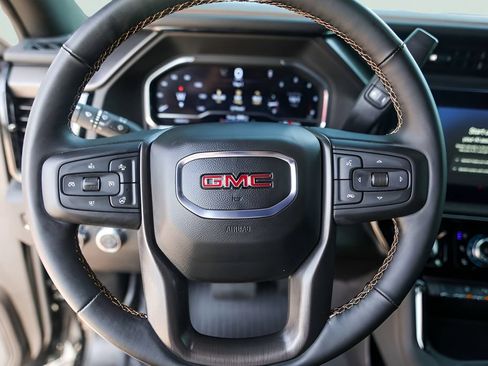 Used 2025 GMC Sierra 2500 AT4 w/ AT4 Premium Plus Package AWD/4WD image 15