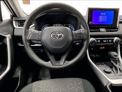 Used 2024 Toyota RAV4 XLE w/ Convenience Package image 4