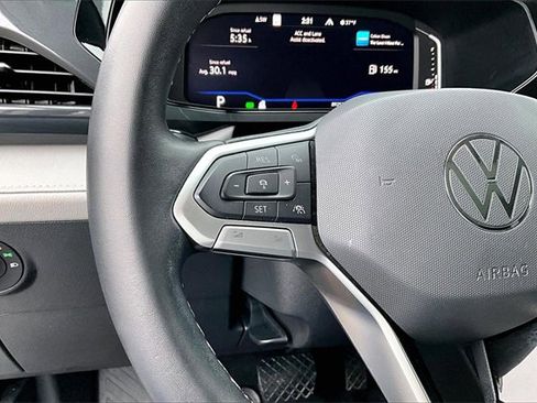 Used 2022 Volkswagen Taos SEL image 11