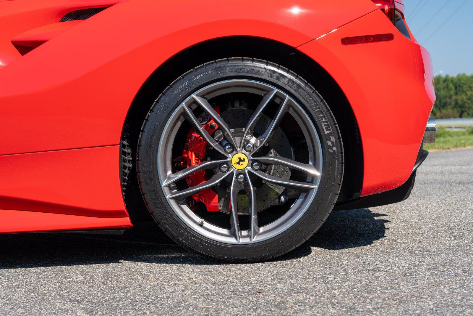 Used 2018 Ferrari 488 Spider RWD image 12