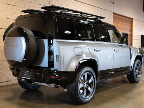 Used 2024 Land Rover Defender 110 X AWD/4WD image 5
