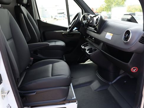 New 2025 Mercedes-Benz Sprinter 2500 image 41