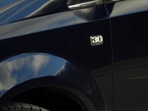 Used 2014 Chrysler Town & Country Touring-L image 3