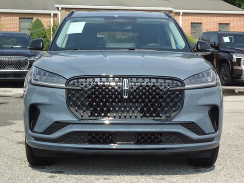 Used 2026 Lincoln Aviator AWD w/ Jet Appearance Package image 8