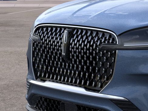 Used 2026 Lincoln Aviator AWD image 17