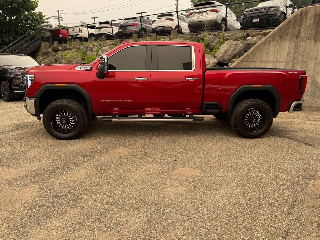Used 2025 GMC Sierra 2500 SLT w/ SLT Premium Package AWD/4WD image 3