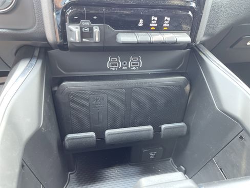 Used 2025 RAM 1500 Laramie w/ Sport Appearance Package AWD/4WD image 29