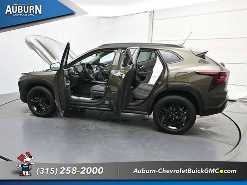 Used 2024 Chevrolet Trax ACTIV FWD image 36